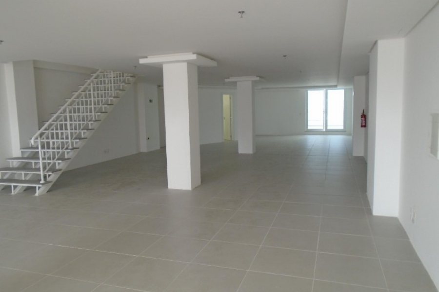 Loja com 370m², no bairro Villagio Iguatemi em Caxias do Sul para Comprar