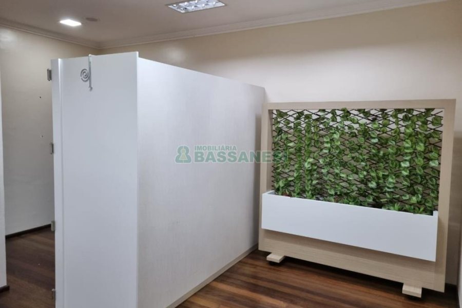 Loja com 198m², 2 vagas, no bairro Centro em Caxias do Sul para Alugar ou Comprar