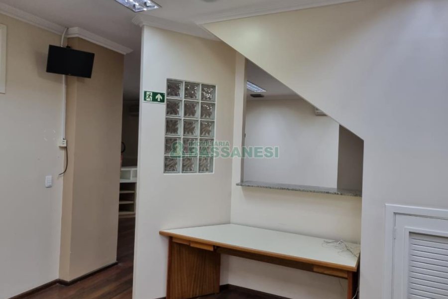 Loja com 198m², 2 vagas, no bairro Centro em Caxias do Sul para Alugar ou Comprar