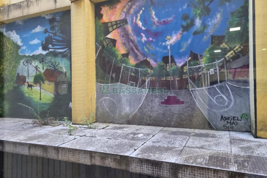 Loja com 198m², 2 vagas, no bairro Centro em Caxias do Sul para Alugar ou Comprar