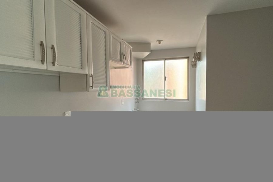 Apartamento com 60m², 2 dormitórios, 1 vaga, no bairro Interlagos em Caxias do Sul para Alugar