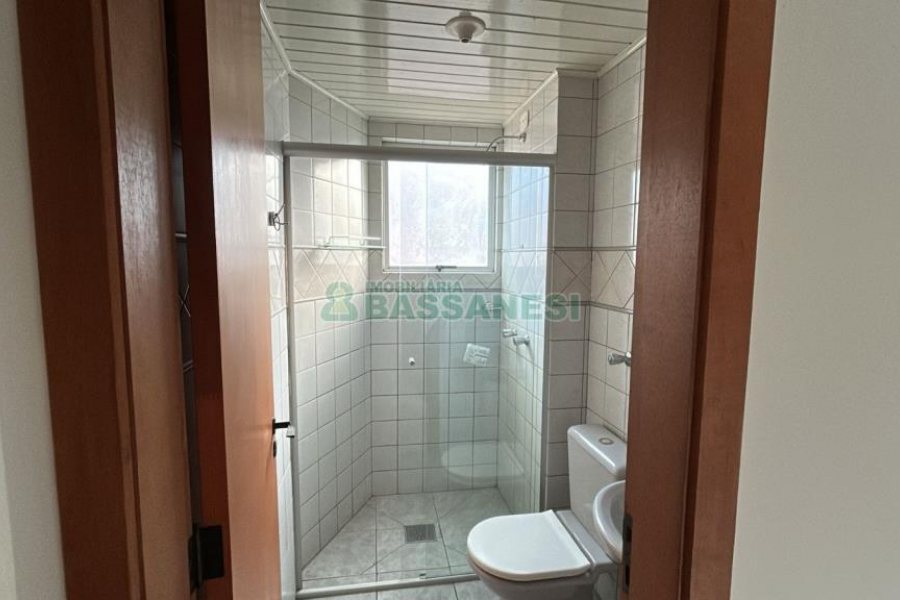 Apartamento com 60m², 2 dormitórios, 1 vaga, no bairro Interlagos em Caxias do Sul para Alugar