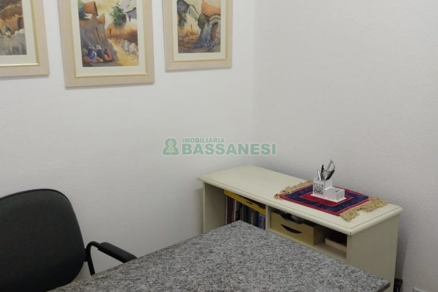 Sala com 48m², no bairro Centro em Caxias do Sul para Comprar