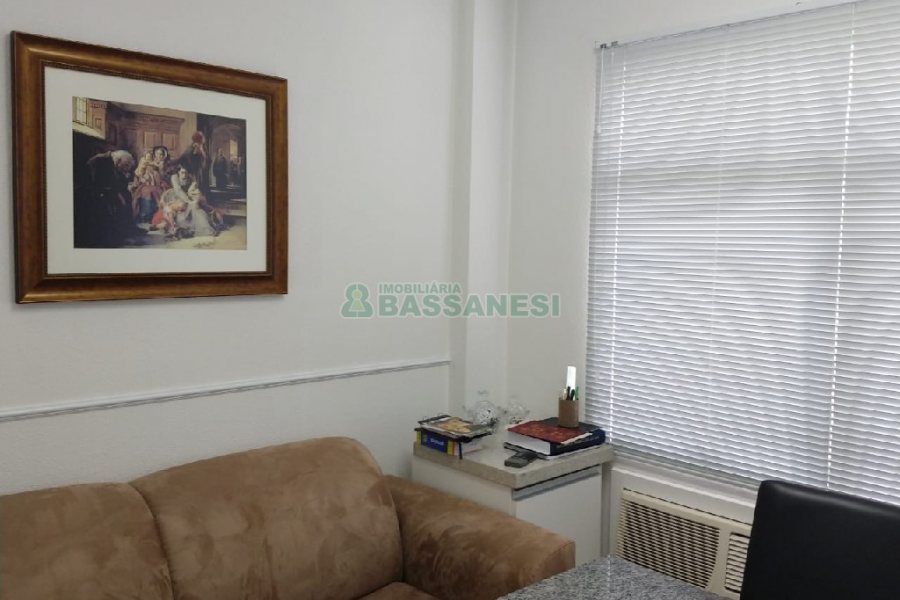 Sala com 48m², no bairro Centro em Caxias do Sul para Comprar