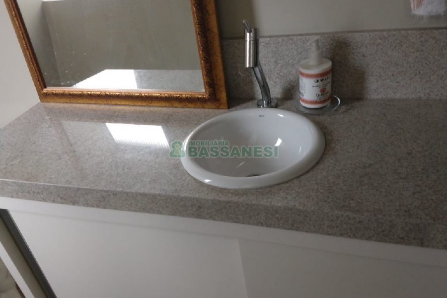 Sala com 48m², no bairro Centro em Caxias do Sul para Comprar