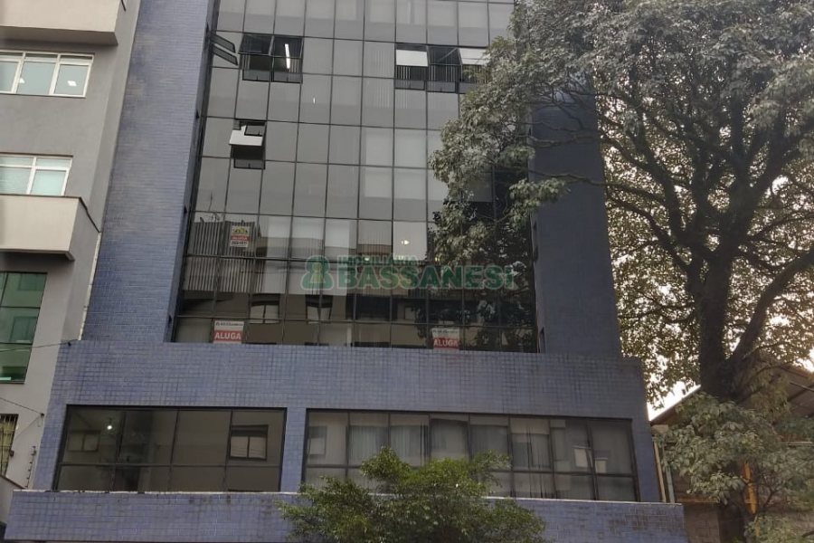 Sala com 48m², no bairro Centro em Caxias do Sul para Comprar