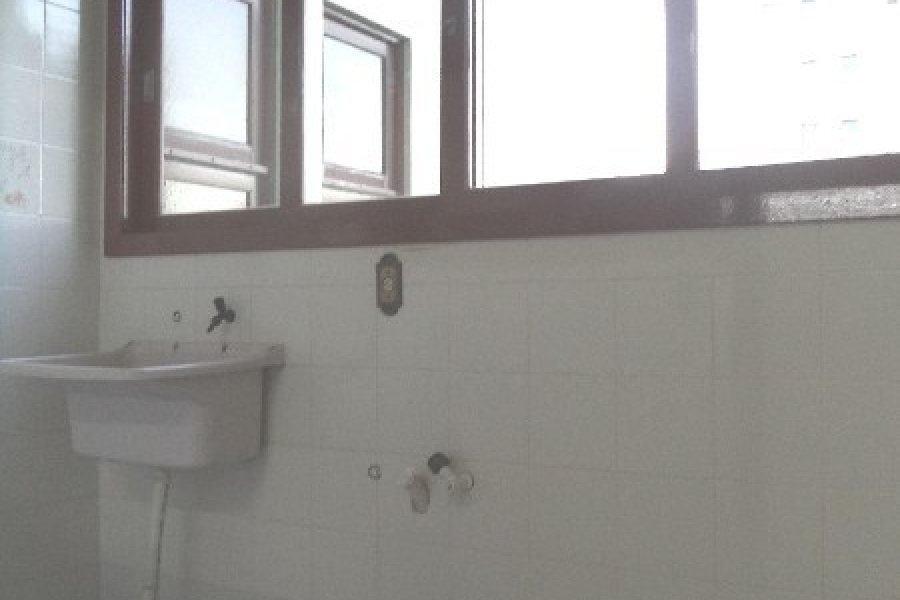 Apartamento com 87m², 2 dormitórios, 1 vaga, no bairro Panazzolo em Caxias do Sul para Alugar