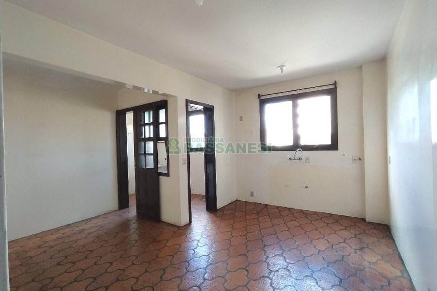 Apartamento com 112m², 3 dormitórios, 2 vagas, no bairro Centro em Caxias do Sul para Comprar