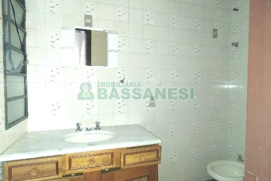 Apartamento com 112m², 3 dormitórios, 2 vagas, no bairro Centro em Caxias do Sul para Comprar