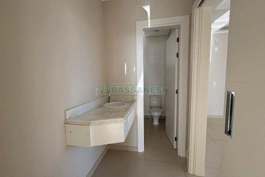 Sala com 59m², 1 vaga, no bairro São Pelegrino em Caxias do Sul para Alugar ou Comprar