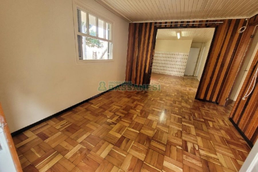 Casa com 80m², 3 dormitórios, 1 vaga, no bairro Rio Branco em Caxias do Sul para Alugar
