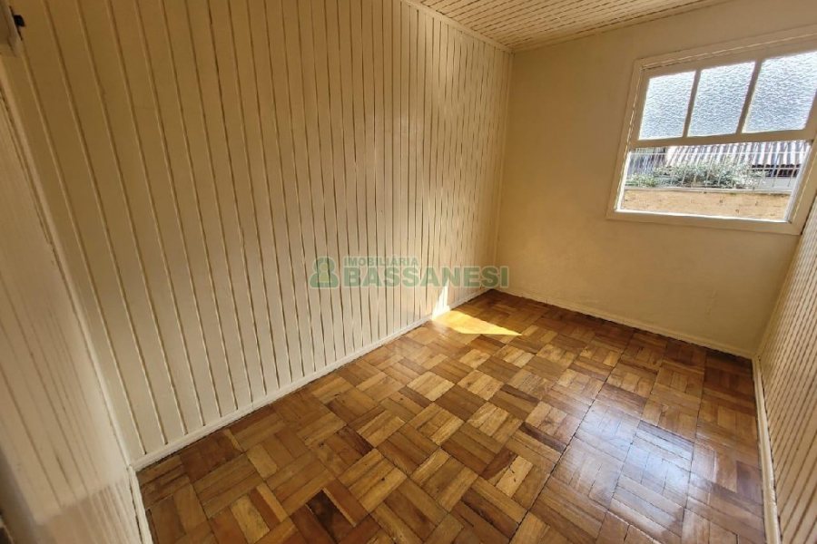 Casa com 80m², 3 dormitórios, 1 vaga, no bairro Rio Branco em Caxias do Sul para Alugar