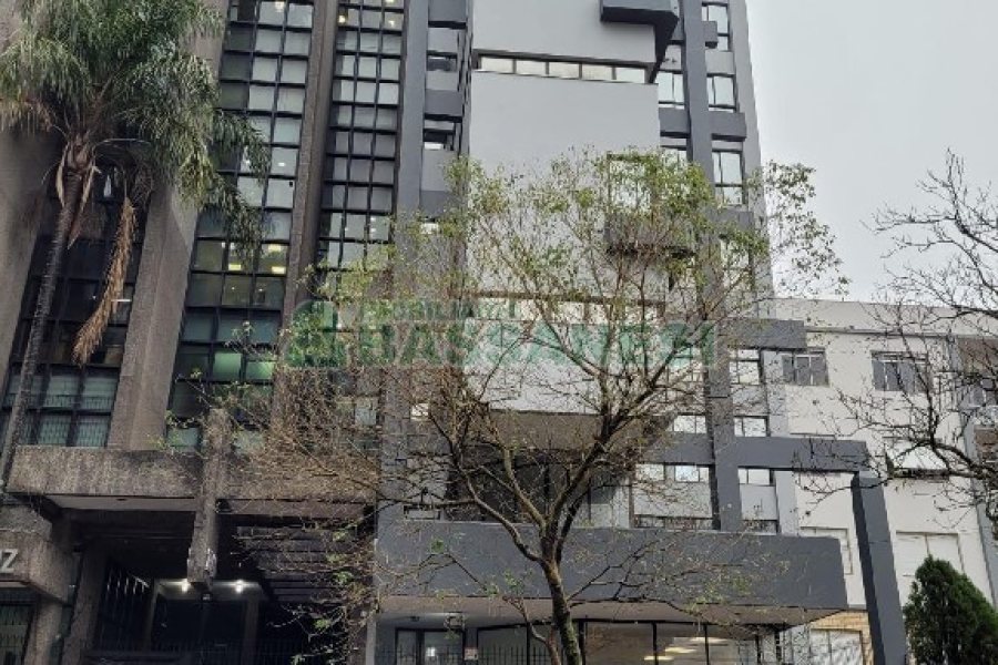 Apartamento com 77m², 2 dormitórios, 1 vaga, no bairro Centro em Caxias do Sul para Alugar