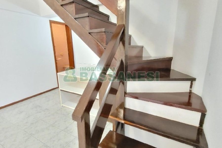 Apartamento com 77m², 2 dormitórios, 1 vaga, no bairro Centro em Caxias do Sul para Alugar