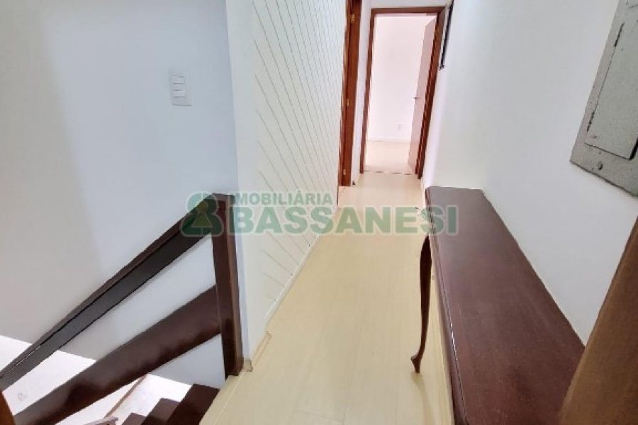 Apartamento com 77m², 2 dormitórios, 1 vaga, no bairro Centro em Caxias do Sul para Alugar