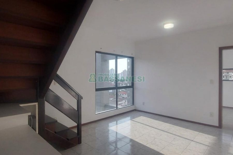 Apartamento com 77m², 2 dormitórios, 1 vaga, no bairro Centro em Caxias do Sul para Alugar