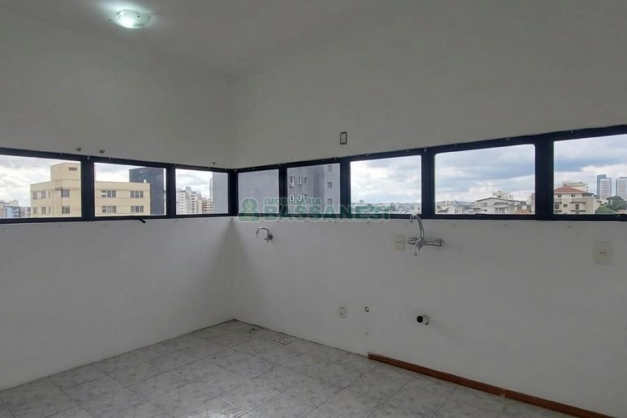Apartamento com 77m², 2 dormitórios, 1 vaga, no bairro Centro em Caxias do Sul para Alugar