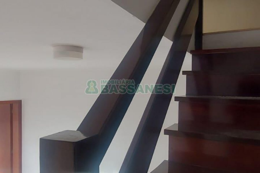 Apartamento com 77m², 2 dormitórios, 1 vaga, no bairro Centro em Caxias do Sul para Alugar