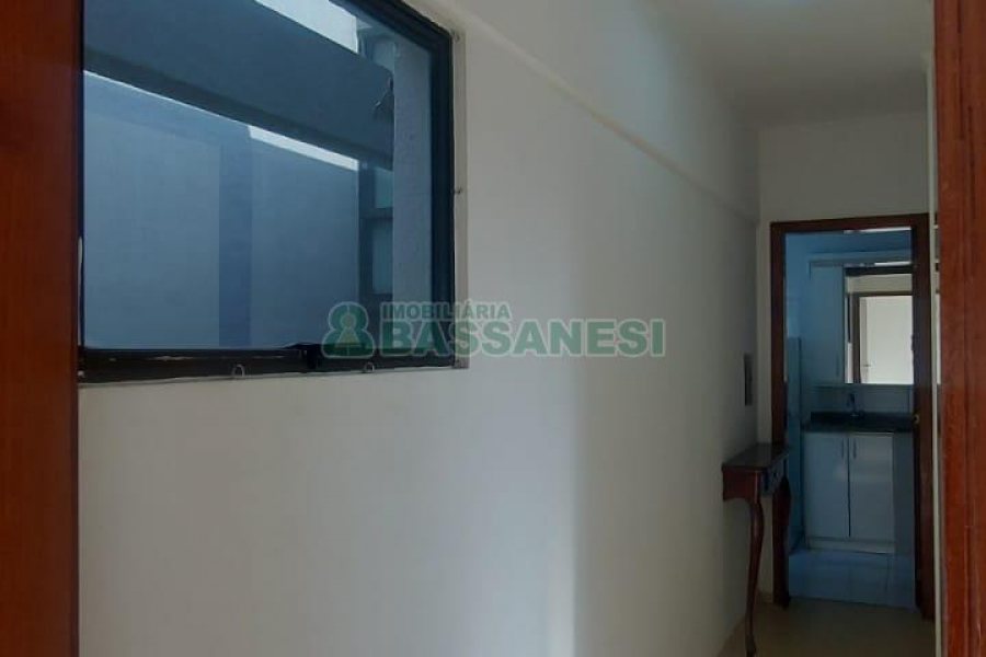Apartamento com 77m², 2 dormitórios, 1 vaga, no bairro Centro em Caxias do Sul para Alugar