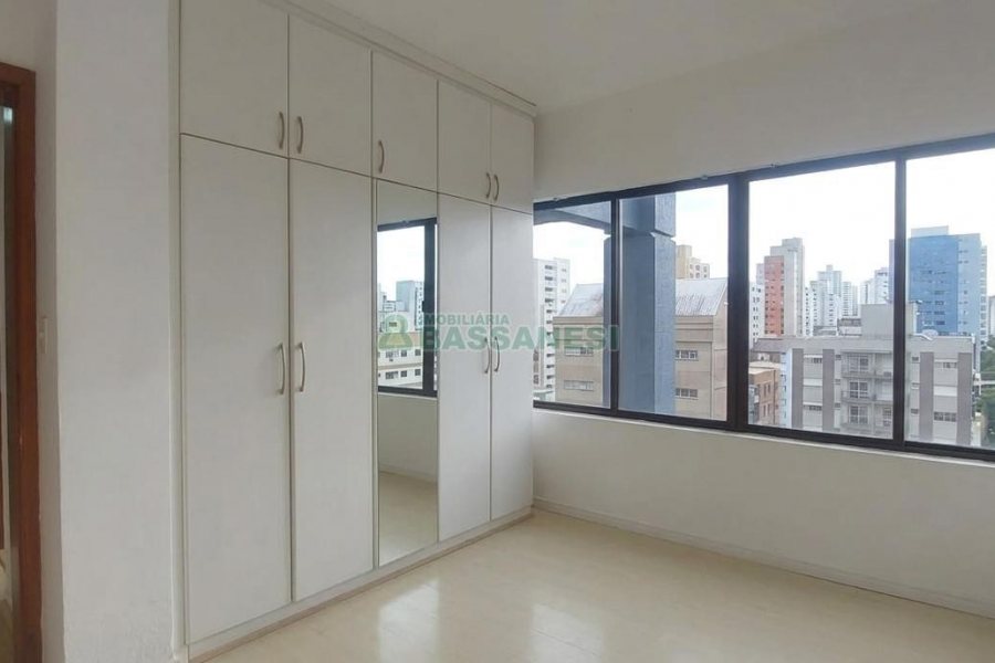 Apartamento com 77m², 2 dormitórios, 1 vaga, no bairro Centro em Caxias do Sul para Alugar