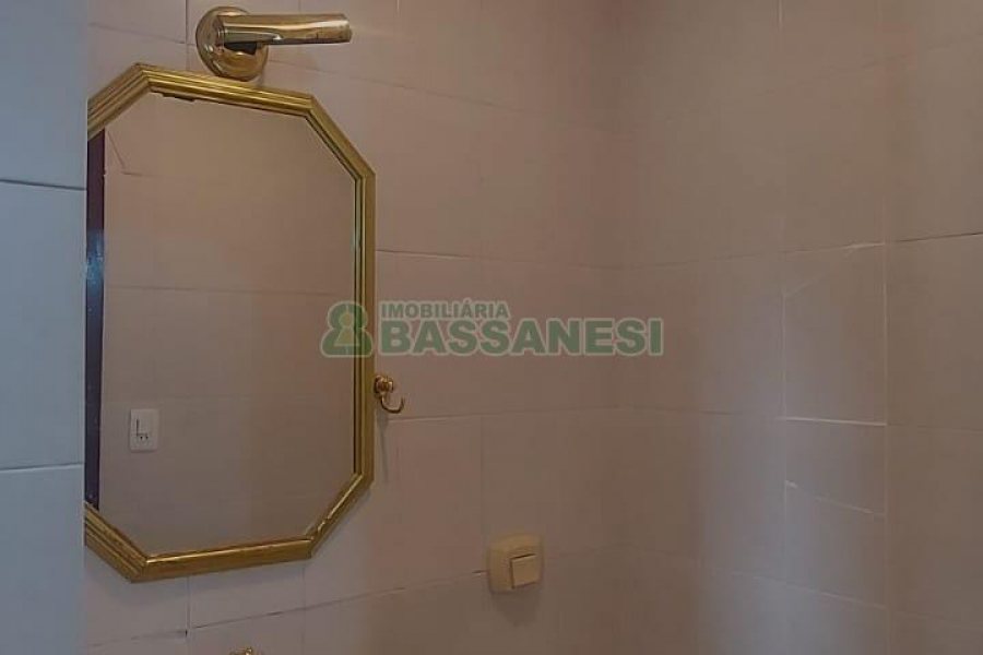 Apartamento com 77m², 2 dormitórios, 1 vaga, no bairro Centro em Caxias do Sul para Alugar