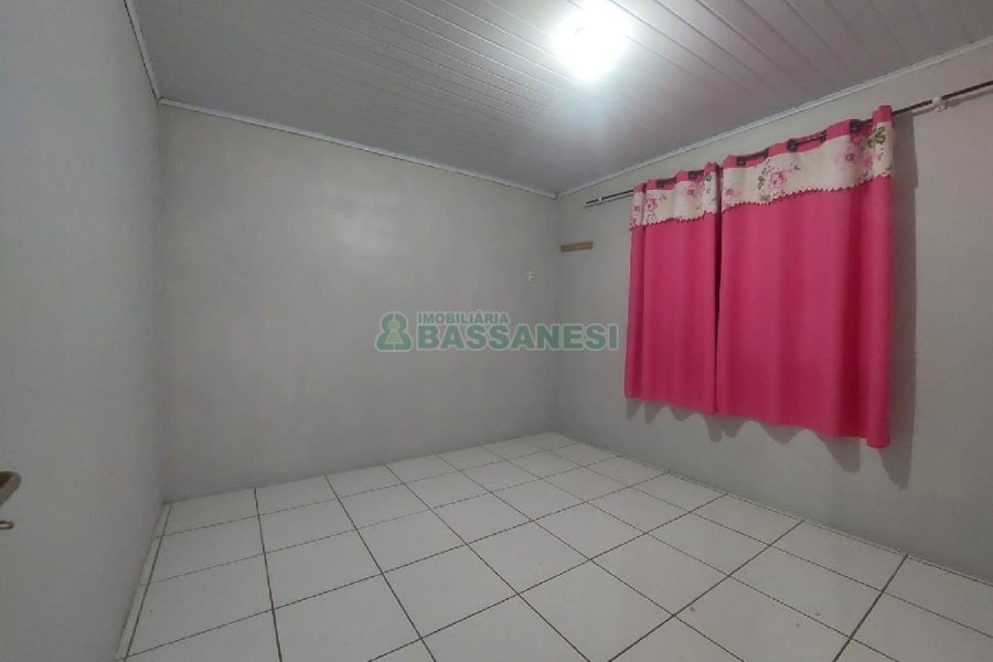 Chácara com 210m², 4 dormitórios, 4 vagas, no bairro 3 Legua em Caxias do Sul para Comprar