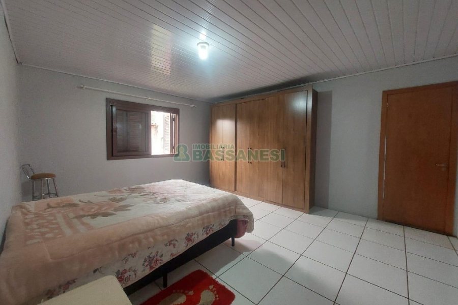 Chácara com 210m², 4 dormitórios, 4 vagas, no bairro 3 Legua em Caxias do Sul para Comprar