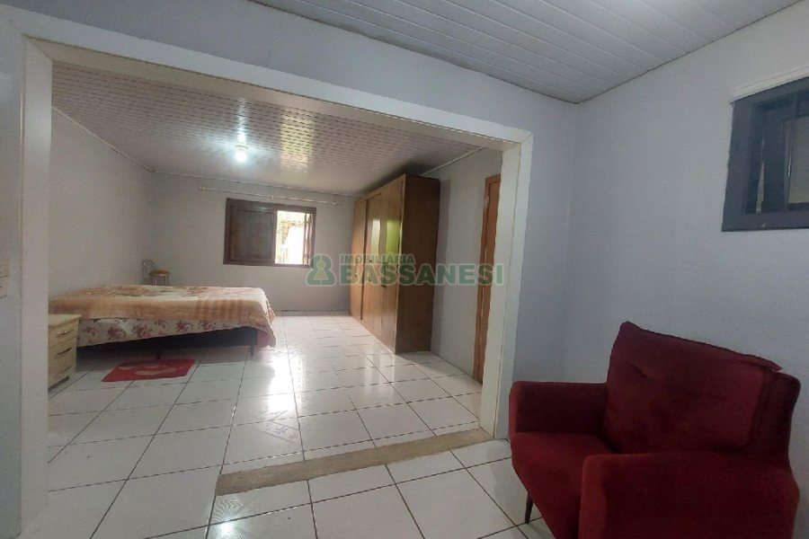 Chácara com 210m², 4 dormitórios, 4 vagas, no bairro 3 Legua em Caxias do Sul para Comprar