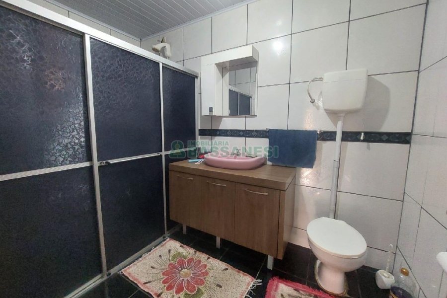 Chácara com 210m², 4 dormitórios, 4 vagas, no bairro 3 Legua em Caxias do Sul para Comprar