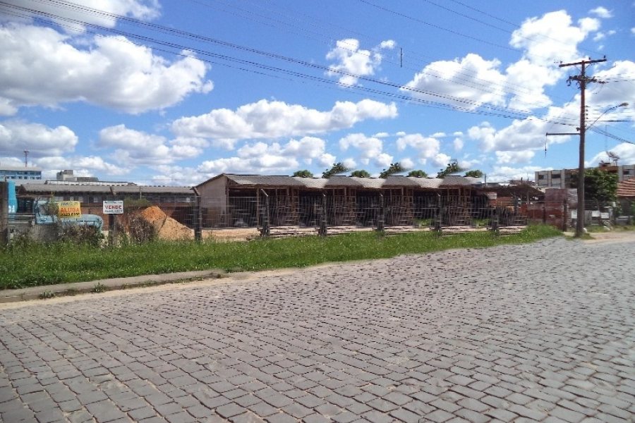Terreno com 384m², no bairro São José em Caxias do Sul para Alugar ou Comprar