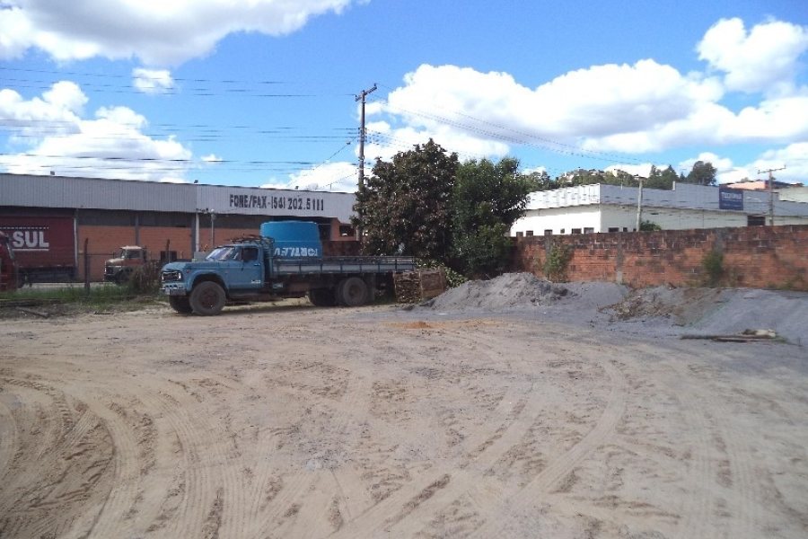Terreno com 384m², no bairro São José em Caxias do Sul para Alugar ou Comprar