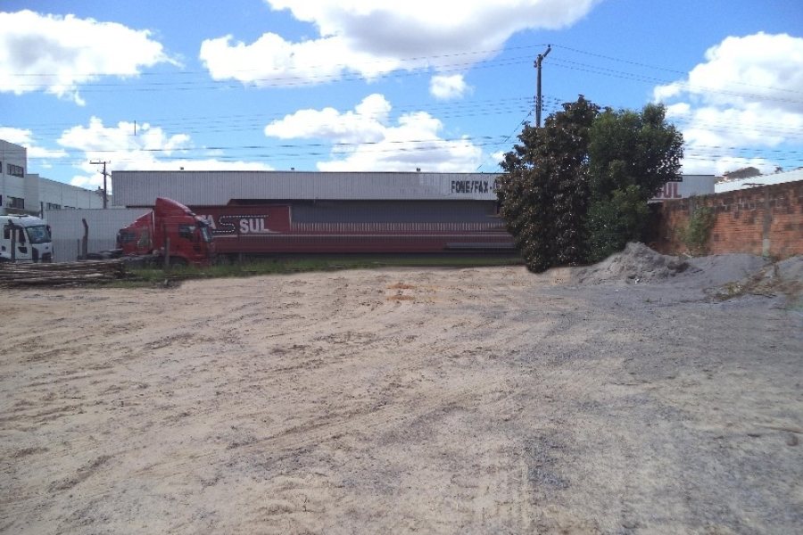 Terreno com 384m², no bairro São José em Caxias do Sul para Alugar ou Comprar