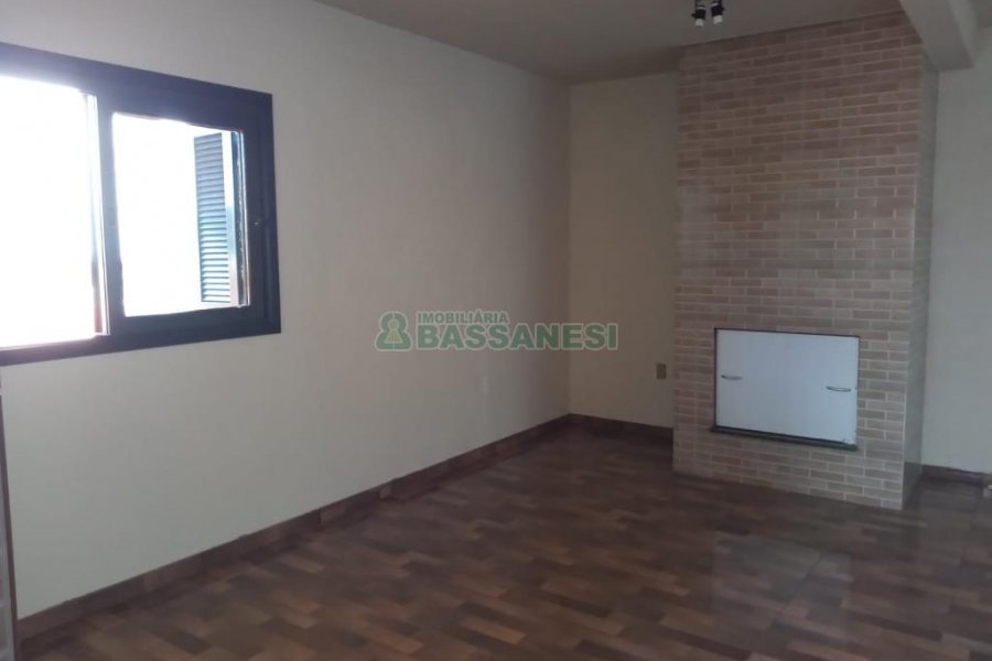 Casa com 412m², 7 dormitórios, 6 vagas, no bairro Jardim das Hortências em Caxias do Sul para Comprar