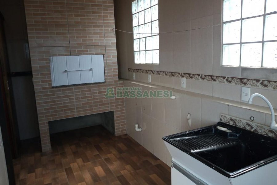 Casa com 412m², 7 dormitórios, 6 vagas, no bairro Jardim das Hortências em Caxias do Sul para Comprar