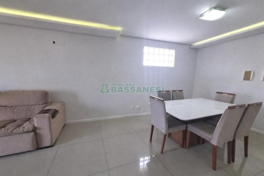 Apto Mobiliado com 100m², 2 dormitórios, 1 vaga, no bairro Santa Catarina em Caxias do Sul para Alugar