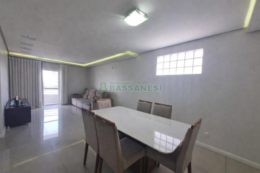 Apto Mobiliado com 100m², 2 dormitórios, 1 vaga, no bairro Santa Catarina em Caxias do Sul para Alugar