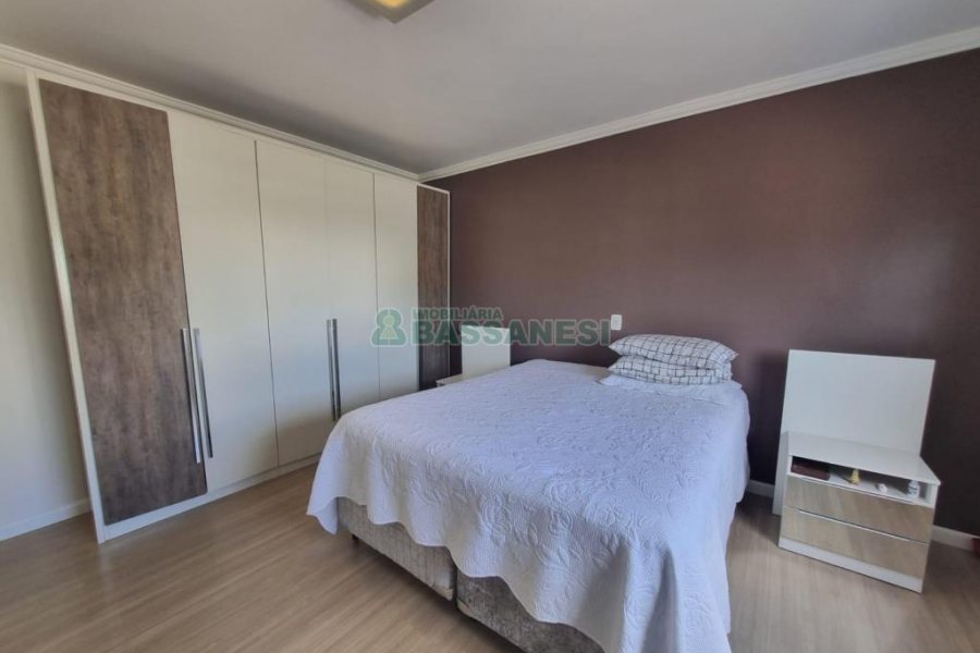 Apto Mobiliado com 100m², 2 dormitórios, 1 vaga, no bairro Santa Catarina em Caxias do Sul para Alugar