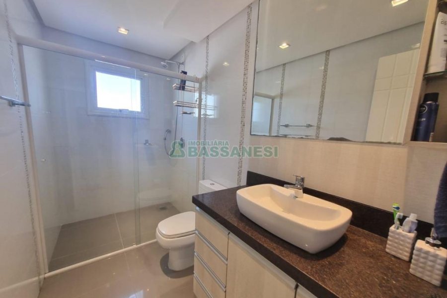 Apto Mobiliado com 100m², 2 dormitórios, 1 vaga, no bairro Santa Catarina em Caxias do Sul para Alugar