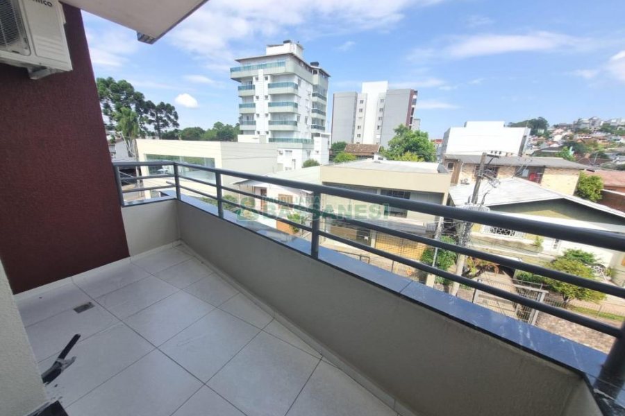 Apto Mobiliado com 100m², 2 dormitórios, 1 vaga, no bairro Santa Catarina em Caxias do Sul para Alugar