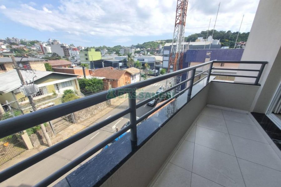 Apto Mobiliado com 100m², 2 dormitórios, 1 vaga, no bairro Santa Catarina em Caxias do Sul para Alugar