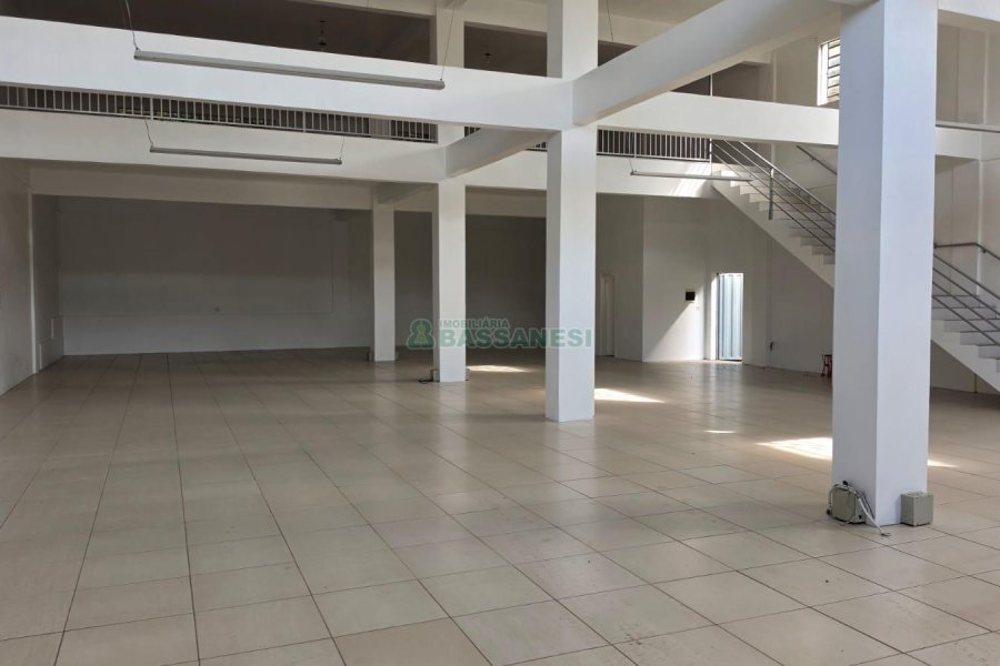 Loja com 570m², no bairro Esplanada em Caxias do Sul para Alugar