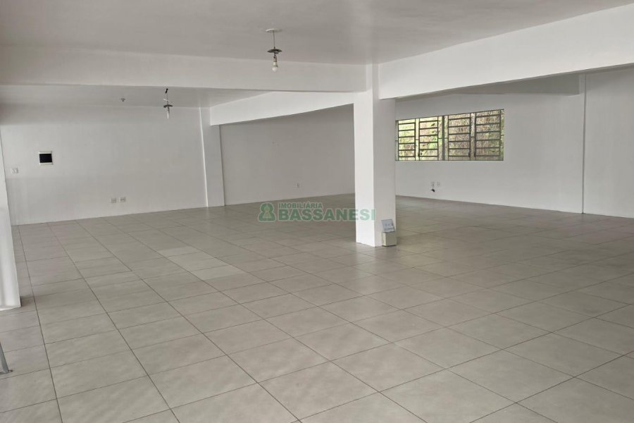 Loja com 570m², no bairro Esplanada em Caxias do Sul para Alugar