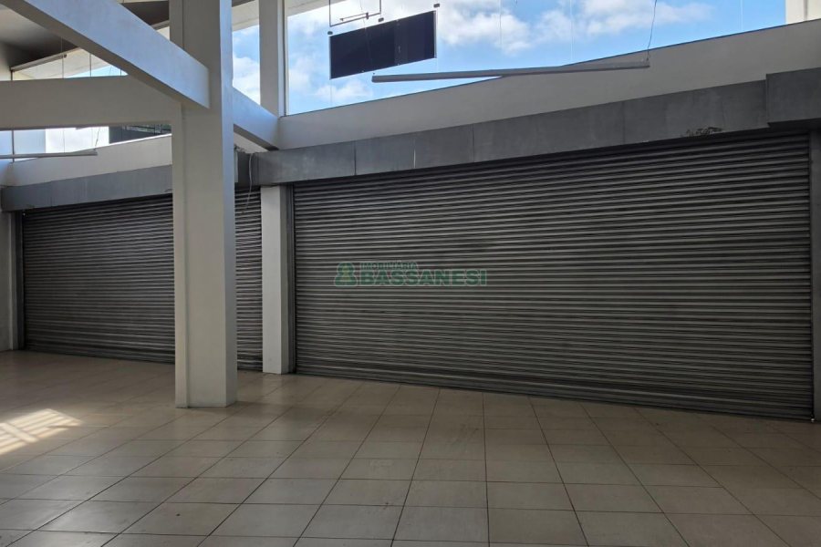 Loja com 570m², no bairro Esplanada em Caxias do Sul para Alugar