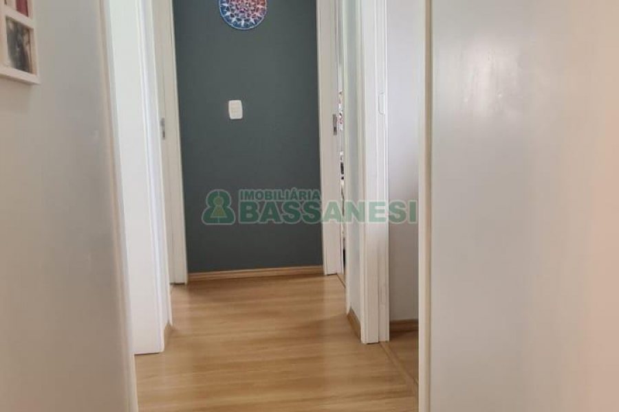 Apto Mobiliado com 77m², 3 dormitórios, 2 vagas, no bairro Pio X em Caxias do Sul para Alugar ou Comprar