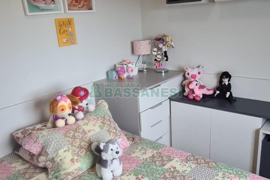 Apto Mobiliado com 77m², 3 dormitórios, 2 vagas, no bairro Pio X em Caxias do Sul para Alugar ou Comprar