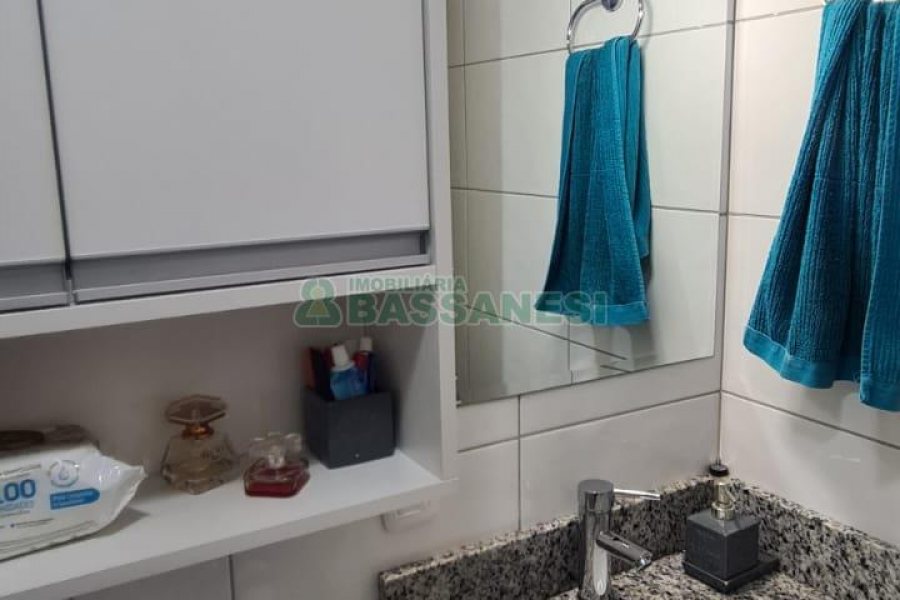 Apto Mobiliado com 77m², 3 dormitórios, 2 vagas, no bairro Pio X em Caxias do Sul para Alugar ou Comprar