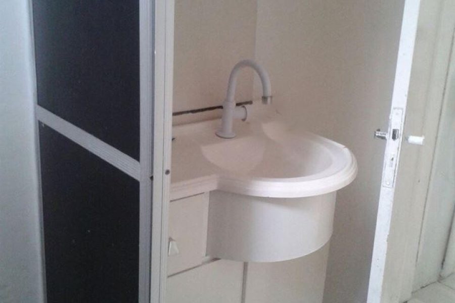 Casa com 549m², 3 dormitórios, 1 vaga, no bairro Cruzeiro em Caxias do Sul para Comprar