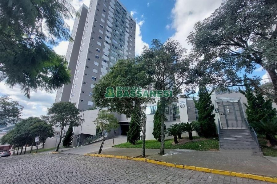 Apto Mobiliado com 101m², 3 dormitórios, 2 vagas, no bairro Universitário em Caxias do Sul para Alugar