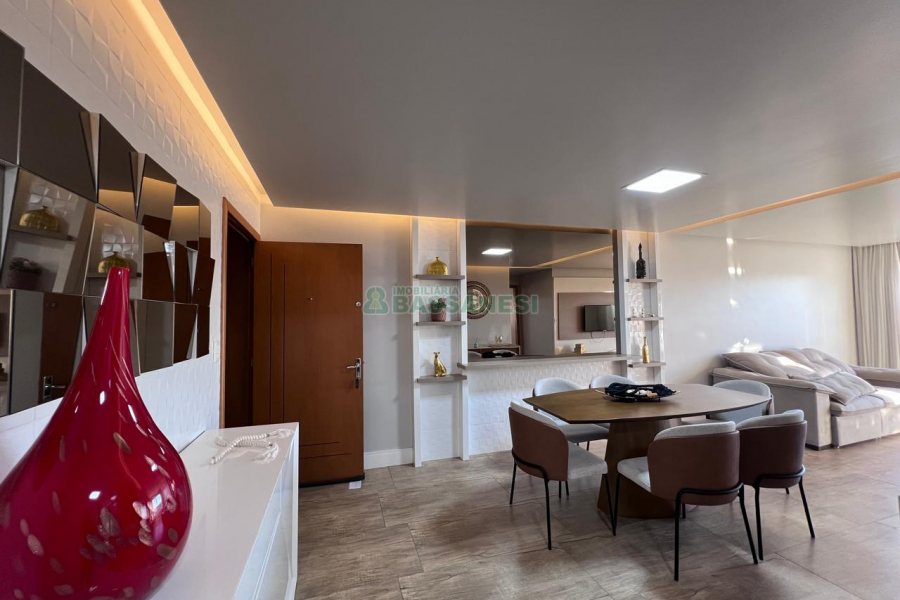 Apto Mobiliado com 101m², 3 dormitórios, 2 vagas, no bairro Universitário em Caxias do Sul para Alugar