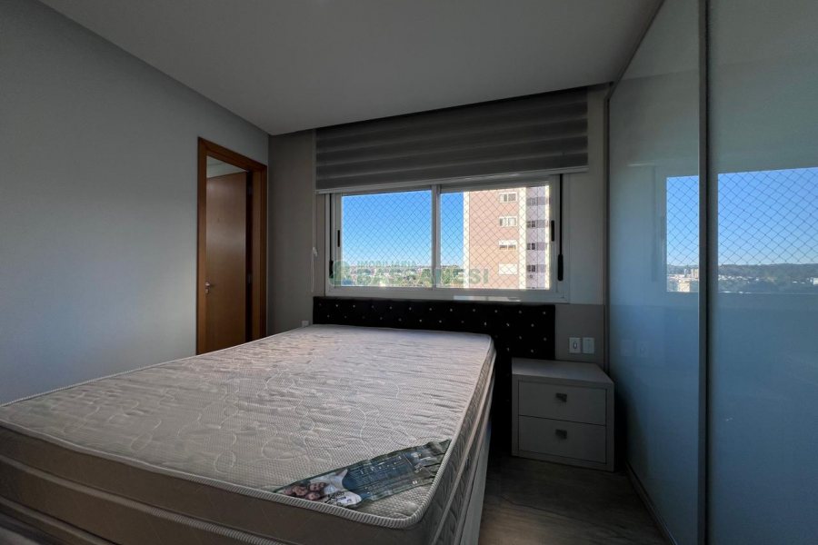 Apto Mobiliado com 101m², 3 dormitórios, 2 vagas, no bairro Universitário em Caxias do Sul para Alugar
